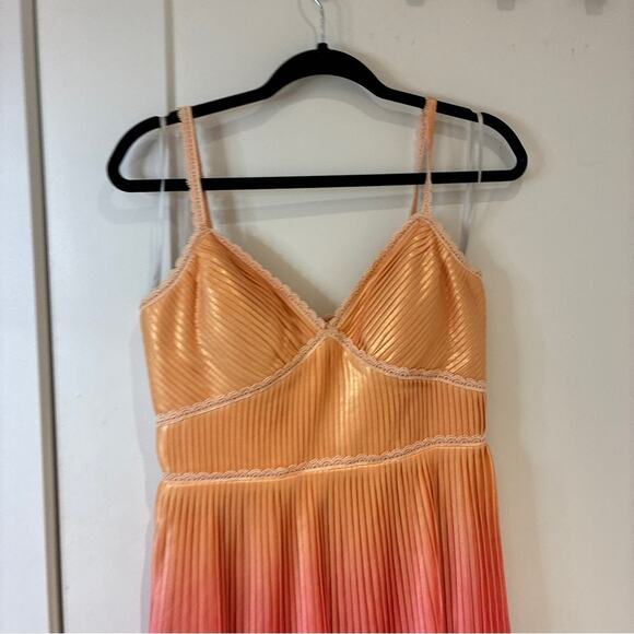 Marchesa Notte Ombré Pleated Cocktail Tea Dress Sz 4 - Picture 3 of 12